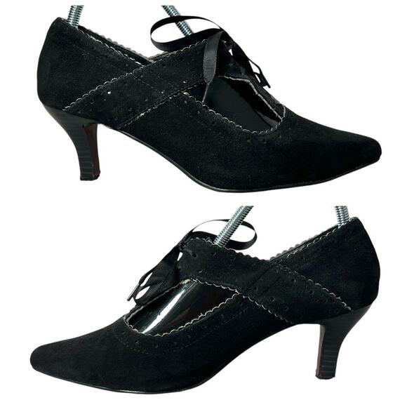 Y2K Black Leather Kitten Heels Sz 9W Pointed Toe Lace-Up Scalloped Edges Witchy - Picture 2 of 8